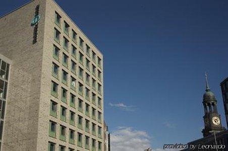 Hotel One Am Michel Amburgo